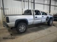 ✅ 2005 Chevrolet Silverado 2500HD LS • VIN: 1GCHK23255F962952 • Lot: 85852465. Wystawiony na Copart z przebiegiem 247 872 mil. Bezpłatny archiwum sprzedaży aukcyjnych z USA i szczegółowy raport historii pojazdu na DreamBid. Zdjęcie 3.