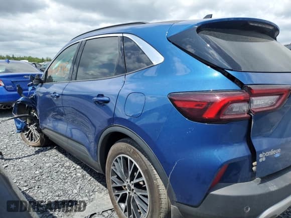 ✅ 2023 Ford Escape PHEV • VIN: 1FMCU0E10PUA29595 • Lot: 61209015. Wystawiony na Copart z przebiegiem Nie podano. Bezpłatny archiwum sprzedaży aukcyjnych z USA i szczegółowy raport historii pojazdu na DreamBid. Zdjęcie 2.