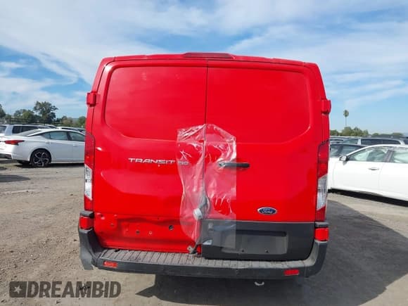 ✅ 2023 Ford Transit Cargo • VIN: 1FTYE1Y86PKB96268 • Lot: 41594911. Wystawiony na IAAI z przebiegiem 7 336 mil. Bezpłatny archiwum sprzedaży aukcyjnych z USA i szczegółowy raport historii pojazdu na DreamBid. Zdjęcie 16.