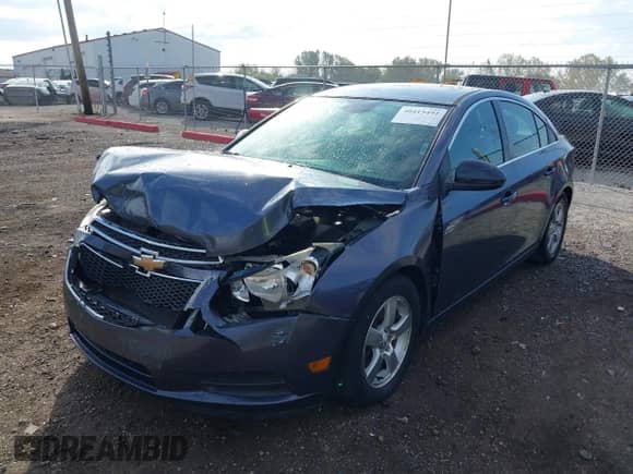 2013 Chevrolet Cruze 1LT z VIN 1G1PC5SB1D7232128, wystawiony jako IAAI lot #40415492 z przebiegiem 159 418 mil mil oraz . Historia ofert i sprzedaży dostępna na DreamBid. Obrazek 17.
