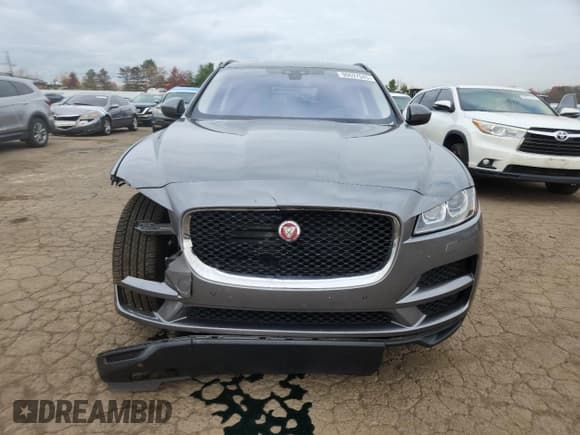 ✅ 2017 Jaguar F-Pace 35t Premium • VIN: SADCJ2BV8HA099899 • Lot: 90697045. Wystawiony na Copart z przebiegiem 57 574 mil. Bezpłatny archiwum sprzedaży aukcyjnych z USA i szczegółowy raport historii pojazdu na DreamBid. Zdjęcie 5.