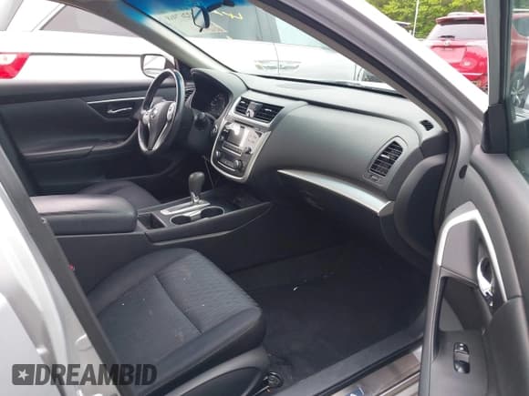 ✅ 2017 Nissan Altima SR • VIN: 1N4AL3AP1HC236200 • Лот: 42267968. Опубликован ранее на IAAI с пробегом 151 246 миль. Бесплатный доступ к архиву аукционных продаж из США и подробный отчёт об истории автомобиля на DreamBid. Изображение 5.