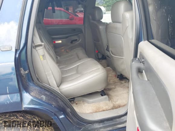 ✅ 2003 Chevrolet Tahoe LS • VIN: 1GNEC13Z13J117508 • Lot: 42654839. Listed on IAAI with 270,213 mi. Free auction sales archive from the USA and detailed vehicle history report at DreamBid. Image 8.