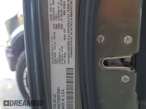 2021 Ram 1500 Warlock z VIN 1C6RR6GT2MS575041, wystawiony jako Copart lot #73572404 z przebiegiem 94 601 mil mil oraz Czysty tytuł • Clean title. Historia ofert i sprzedaży dostępna na DreamBid. Obrazek 12.