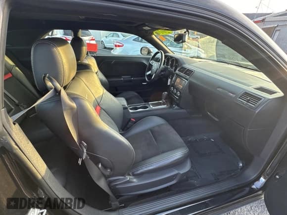 ✅ 2010 Dodge Challenger SRT-8 • VIN: 2B3CJ7DW9AH113901 • Lot: 86017794. Wystawiony na Copart z przebiegiem 81 756 mil. Bezpłatny archiwum sprzedaży aukcyjnych z USA i szczegółowy raport historii pojazdu na DreamBid. Zdjęcie 5.