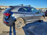 ✅ 2023 Audi Q5 S line Premium Plus • VIN: WA1EAAFY6P2040453 • Lot: 94108555. Wystawiony na Copart z przebiegiem 21 115 mil. Bezpłatny archiwum sprzedaży aukcyjnych z USA i szczegółowy raport historii pojazdu na DreamBid. Zdjęcie 3.