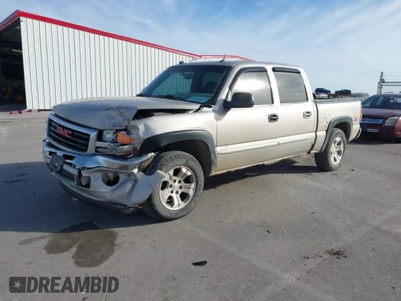 ✅ 2005 GMC Sierra 1500 SLT • VIN: 2GTEK13T651224641 • Лот: 43649654. Опубликован ранее на IAAI с пробегом 232 970 миль. Бесплатный доступ к архиву аукционных продаж из США и подробный отчёт об истории автомобиля на DreamBid. Изображение 2.