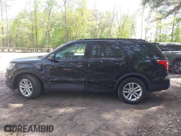 ✅ 2017 Ford Explorer • VIN: 1FM5K7B80HGD09817 • Lot: 42122712. Wystawiony na IAAI z przebiegiem 104 036 mil. Bezpłatny archiwum sprzedaży aukcyjnych z USA i szczegółowy raport historii pojazdu na DreamBid. Zdjęcie 14.