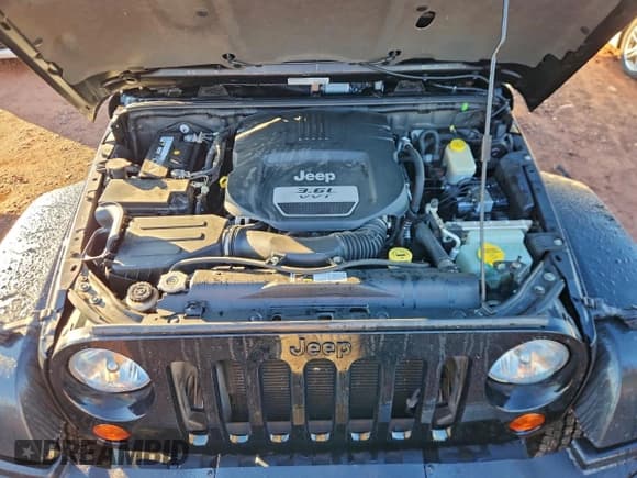 ✅ 2013 Jeep Wrangler Unlimited Sahara • VIN: 1C4BJWEG5DL565377 • Лот: 93470125. Опубликован ранее на Copart с пробегом 62 348 миль. Бесплатный доступ к архиву аукционных продаж из США и подробный отчёт об истории автомобиля на DreamBid. Изображение 11.