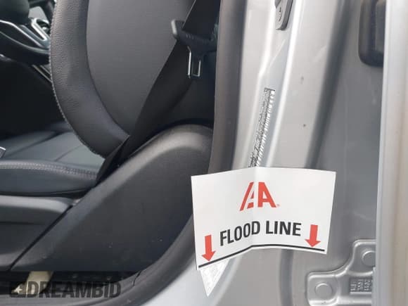 ✅ 2021 Mercedes-Benz C 300 • VIN: W1KWF8EB7MR650677 • Lot: 42852209. Wystawiony na IAAI z przebiegiem Nie podano. Bezpłatny archiwum sprzedaży aukcyjnych z USA i szczegółowy raport historii pojazdu na DreamBid. Zdjęcie 6.