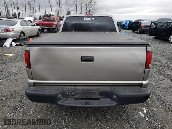 ✅ 1998 Chevrolet S-10 LS • VIN: 1GCCS1442W8245631 • Лот: 84759574. Опубликован ранее на Copart с пробегом 169 467 миль. Бесплатный доступ к архиву аукционных продаж из США и подробный отчёт об истории автомобиля на DreamBid. Изображение 6.