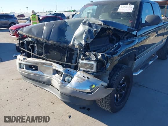 ✅ 2001 Dodge 1500 • VIN: 3B7HC13Z71G242310 • Lot: 43590970. Listed on IAAI with Not provided. Free auction sales archive from the USA and detailed vehicle history report at DreamBid. Image 6.
