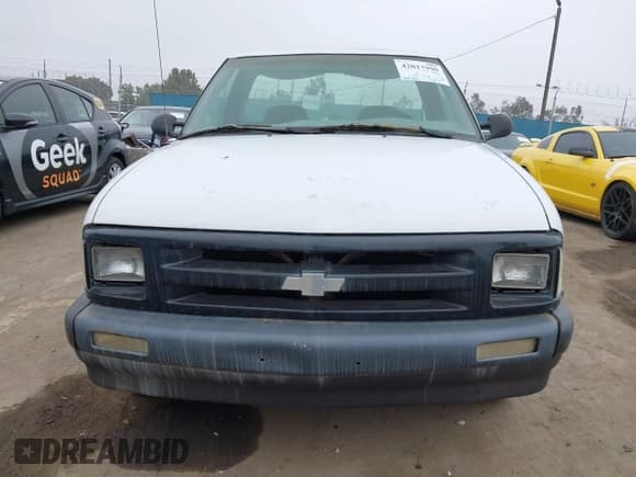 ✅ 1995 Chevrolet S-10 • VIN: 1GCCS14Z5S8188265 • Лот: 42017990. Опубликован ранее на IAAI с пробегом 202 275 миль. Бесплатный доступ к архиву аукционных продаж из США и подробный отчёт об истории автомобиля на DreamBid. Изображение 13.