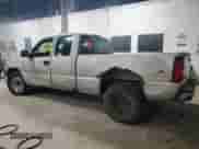 ✅ 2005 Chevrolet Silverado 1500 LS • VIN: 1GCEK19V05Z305800 • Lot: 86966714. Wystawiony na Copart z przebiegiem 340 587 mil mil. Skorzystaj z bezpłatnego archiwum sprzedaży aukcyjnych z USA i zobacz szczegółowy raport historii pojazdu na DreamBid. Zdjęcie 2.
