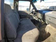 ✅ 1990 Ford F-150 S • VIN: 1FTDF15Y9LNA50360 • Lot: 89195765. Wystawiony na Copart z przebiegiem 88 604 mil. Bezpłatny archiwum sprzedaży aukcyjnych z USA i szczegółowy raport historii pojazdu na DreamBid. Zdjęcie 10.