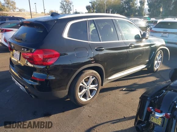 ✅ 2018 BMW X3 xDrive30i • VIN: 5UXTR9C54JLD59318 • Lot: 43451154. Listed on IAAI with 62,026 mi. Free auction sales archive from the USA and detailed vehicle history report at DreamBid. Image 4.