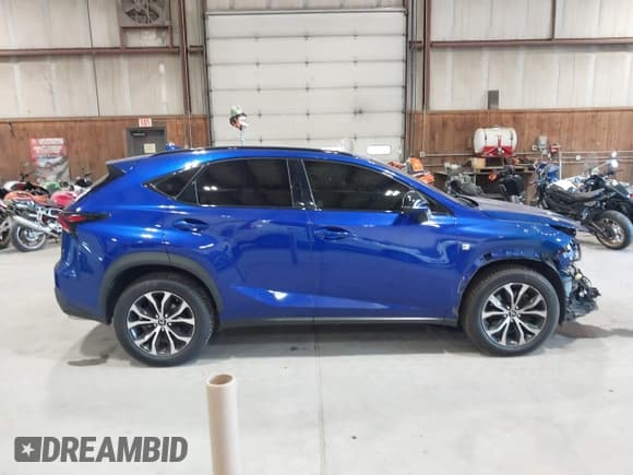 ✅ 2017 Lexus NX 200t • VIN: JTJBARBZ8H2100642 • Lot: 43174928. Wystawiony na IAAI z przebiegiem 105 537 mil. Bezpłatny archiwum sprzedaży aukcyjnych z USA i szczegółowy raport historii pojazdu na DreamBid. Zdjęcie 13.