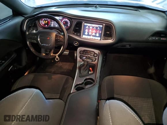 ✅ 2020 Dodge Challenger R/T Scat Pack • VIN: 2C3CDZFJ6LH142234 • Lot: 72952773. Wystawiony na Copart z przebiegiem 67 222 mil. Bezpłatny archiwum sprzedaży aukcyjnych z USA i szczegółowy raport historii pojazdu na DreamBid. Zdjęcie 8.