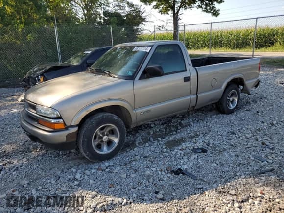 ✅ 2002 Chevrolet S-10 LS • VIN: 1GCCS14W628214989 • Лот: 69370154. Опубликован ранее на Copart с пробегом 159 242 миль. Бесплатный доступ к архиву аукционных продаж из США и подробный отчёт об истории автомобиля на DreamBid. Изображение 1.