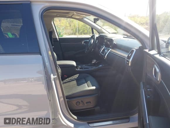 ✅ 2023 Kia Sorento SX • VIN: 5XYRKDLF9PG201375 • Lot: 43426046. Listed on IAAI with 25,957 mi. Free auction sales archive from the USA and detailed vehicle history report at DreamBid. Image 5.