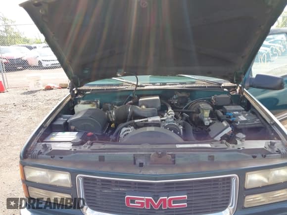 ✅ 1997 GMC Yukon • VIN: 1GKEK13R8VJ752342 • Lot: 42738297. Wystawiony na IAAI z przebiegiem 161 355 mil. Bezpłatny archiwum sprzedaży aukcyjnych z USA i szczegółowy raport historii pojazdu na DreamBid. Zdjęcie 9.