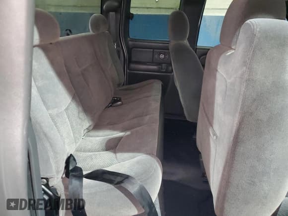 ✅ 2005 Chevrolet Silverado 1500 • VIN: 1GCEC19V95Z142786 • Лот: 43931375. Опубликован ранее на Copart с пробегом 171 779 миль. Бесплатный доступ к архиву аукционных продаж из США и подробный отчёт об истории автомобиля на DreamBid. Изображение 10.