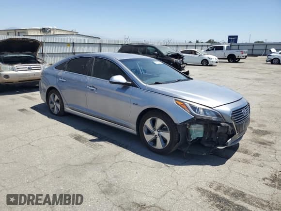 ✅ 2016 Hyundai Sonata • VIN: KMHE14L23GA024624 • Лот: 65855495. Опубликован ранее на Copart с пробегом 121 204 миль. Бесплатный доступ к архиву аукционных продаж из США и подробный отчёт об истории автомобиля на DreamBid. Изображение 4.