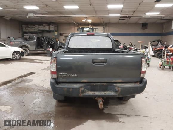 ✅ 2010 Toyota Tacoma • VIN: 5TEUX4EN4AZ686537 • Lot: 43882409. Listed on IAAI with 154,906 mi. Free auction sales archive from the USA and detailed vehicle history report at DreamBid. Image 16.