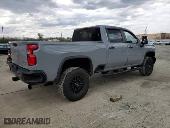 2024 Chevrolet Silverado 2500HD ZR2 с VIN 1GC4YYEY4RF265960, выставлен на аукционе Copart как лот 53057205 с пробегом 7 801 миль миль и Списание • Salvage title. История ставок и продаж доступна на DreamBid. Изображение 3.