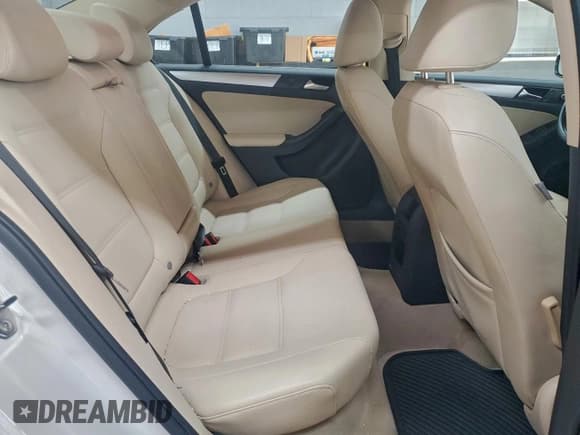 ✅ 2013 Volkswagen Jetta SE • VIN: 3VWDP7AJ5DM438624 • Lot: 94568665. Listed on Copart with 163,247 mi. Free auction sales archive from the USA and detailed vehicle history report at DreamBid. Image 10.