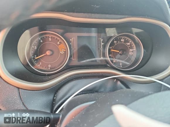 ✅ 2017 Jeep Cherokee Altitude • VIN: 1C4PJLABXHW616973 • Лот: 83936845. Опубликован ранее на Copart с пробегом Не указан. Бесплатный доступ к архиву аукционных продаж из США и подробный отчёт об истории автомобиля на DreamBid. Изображение 9.