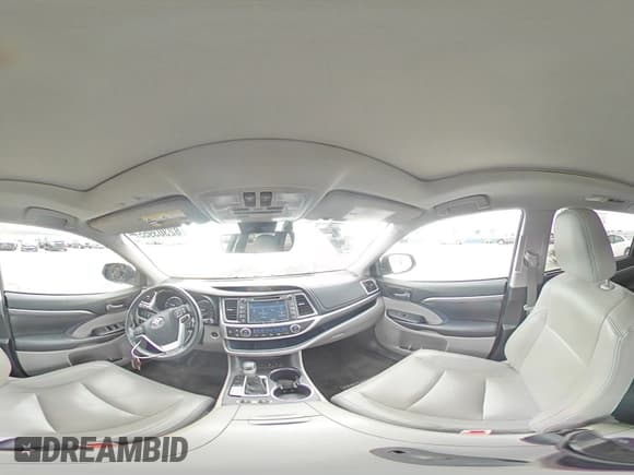 ✅ 2018 Toyota Highlander Limited Platinum • VIN: 5TDDZRFH8JS869551 • Lot: 82303955. Wystawiony na Copart z przebiegiem 131 231 mil. Bezpłatny archiwum sprzedaży aukcyjnych z USA i szczegółowy raport historii pojazdu na DreamBid. Zdjęcie 16.