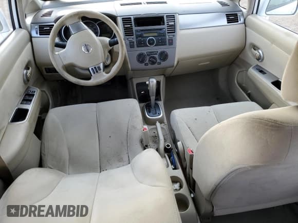 ✅ 2008 Nissan Versa S • VIN: 3N1BC13E58L354658 • Lot: 68847065. Wystawiony na Copart z przebiegiem Nie podano. Bezpłatny archiwum sprzedaży aukcyjnych z USA i szczegółowy raport historii pojazdu na DreamBid. Zdjęcie 8.