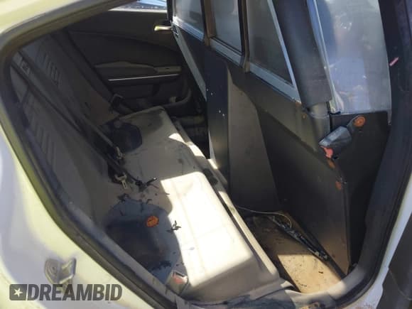 ✅ 2019 Dodge Charger Police • VIN: 2C3CDXKT1KH582260 • Lot: 43482310. Wystawiony na IAAI z przebiegiem Nie podano. Bezpłatny archiwum sprzedaży aukcyjnych z USA i szczegółowy raport historii pojazdu na DreamBid. Zdjęcie 8.