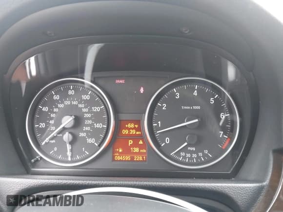 ✅ 2011 BMW 3 Series 328i • VIN: WBAPH5C58BA447908 • Lot: 42489879. Listed on IAAI with 84,595 mi. Free auction sales archive from the USA and detailed vehicle history report at DreamBid. Image 7.