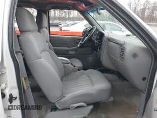 ✅ 2003 Chevrolet Blazer LS • VIN: 1GNDT13X33K129132 • Lot: 40646211. Wystawiony na IAAI z przebiegiem 172 832 mil. Bezpłatny archiwum sprzedaży aukcyjnych z USA i szczegółowy raport historii pojazdu na DreamBid. Zdjęcie 5.