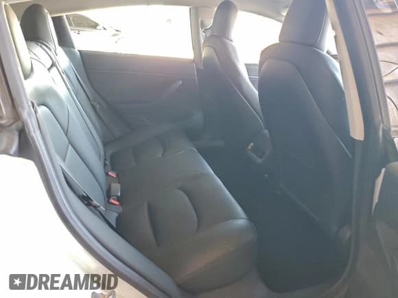 ✅ 2020 Tesla Model 3 Long Range • VIN: 5YJ3E1EB3LF618014 • Lot: 95193415. Wystawiony na Copart z przebiegiem 41 832 mil. Bezpłatny archiwum sprzedaży aukcyjnych z USA i szczegółowy raport historii pojazdu na DreamBid. Zdjęcie 10.