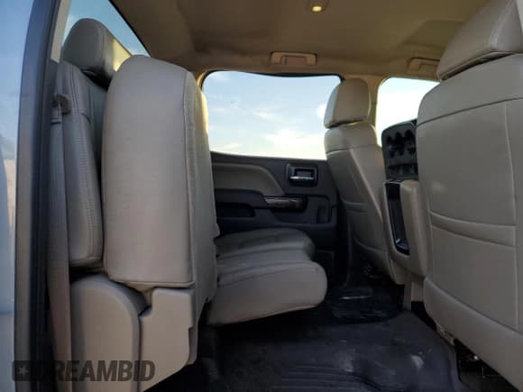 ✅ 2016 Chevrolet Silverado 1500 LT • VIN: 3GCPCRECXGG301748 • Лот: 82127104. Опубликован ранее на Copart с пробегом 153 789 миль. Бесплатный доступ к архиву аукционных продаж из США и подробный отчёт об истории автомобиля на DreamBid. Изображение 10.