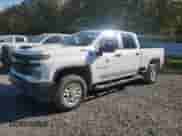 2024 Chevrolet Silverado 3500HD Work Truck z VIN 1GC4YSE76RF188206, wystawiony jako Copart lot #74440004 z przebiegiem Nie podano mil oraz Szkoda całkowita • Salvage title. Historia ofert i sprzedaży dostępna na DreamBid. Obrazek 1.