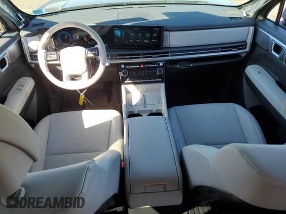 2025 Hyundai Santa Fe SEL с VIN 5NMP2DG18SH022720, выставлен на аукционе Copart как лот 49456165 с пробегом 7 356 миль миль и Списание • Salvage title. История ставок и продаж доступна на DreamBid. Изображение 8.