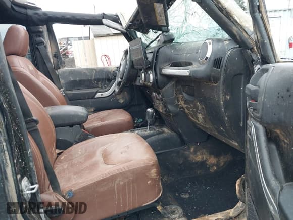 ✅ 2018 Jeep Wrangler Unlimited Rubicon Recon • VIN: 1C4BJWFG9JL844051 • Lot: 40923174. Wystawiony na IAAI z przebiegiem 64 309 mil. Bezpłatny archiwum sprzedaży aukcyjnych z USA i szczegółowy raport historii pojazdu na DreamBid. Zdjęcie 5.