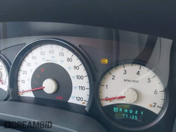 2008 Dodge Dakota SXT z VIN 1D7HW38K98S594036, wystawiony jako IAAI lot #42418267 z przebiegiem 77 135 mil mil oraz . Historia ofert i sprzedaży dostępna na DreamBid. Obrazek 7.