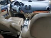 ✅ 2011 Chevrolet Aveo 2LT • VIN: KL1TG5DE5BB120676 • Lot: 55781815. Wystawiony na Copart z przebiegiem Nie podano. Bezpłatny archiwum sprzedaży aukcyjnych z USA i szczegółowy raport historii pojazdu na DreamBid. Zdjęcie 8.