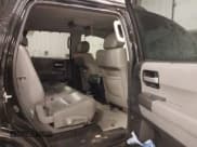 ✅ 2011 Toyota Sequoia Limited • VIN: 5TDJY5G10BS050146 • Lot: 41612884. Wystawiony na IAAI z przebiegiem 217 664 mil. Bezpłatny archiwum sprzedaży aukcyjnych z USA i szczegółowy raport historii pojazdu na DreamBid. Zdjęcie 8.