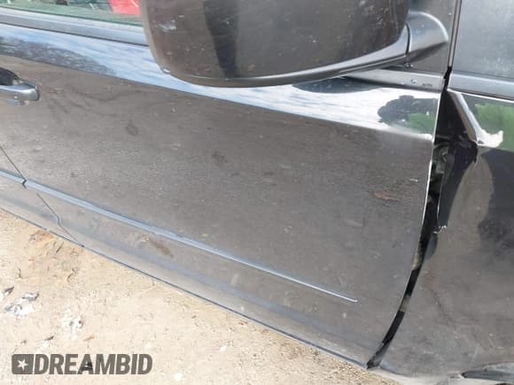 ✅ 2017 Dodge Grand Caravan SE • VIN: 2C4RDGBG4HR819285 • Lot: 43683330. Listed on IAAI with 301,081 mi. Free auction sales archive from the USA and detailed vehicle history report at DreamBid. Image 19.