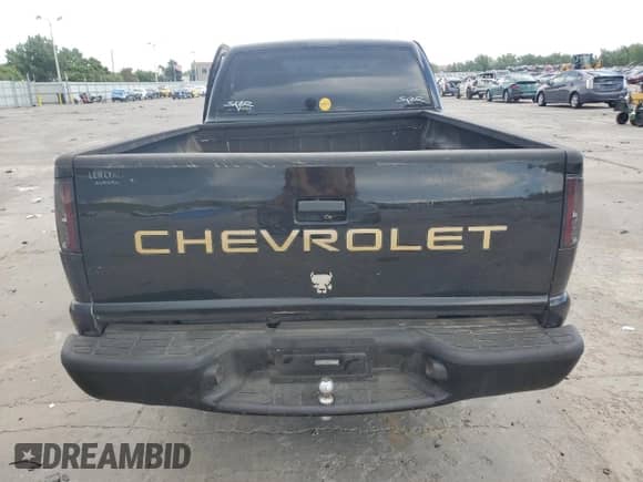 2002 Chevrolet S-10 LS with VIN 1GCCS145528106855, listed as a Copart auction lot 60869495 with 144,247 mi miles and Salvage title. Bid and sale history available at DreamBid. Image 6.