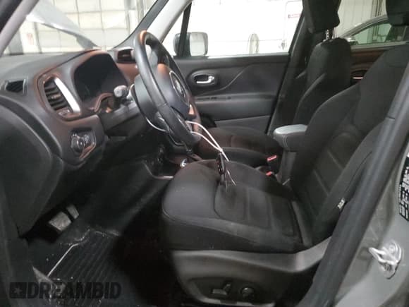 ✅ 2022 Jeep Renegade Latitude • VIN: ZACNJDB10NPN63189 • Лот: 51943695. Опубликован ранее на Copart с пробегом 45 842 миль. Бесплатный доступ к архиву аукционных продаж из США и подробный отчёт об истории автомобиля на DreamBid. Изображение 7.