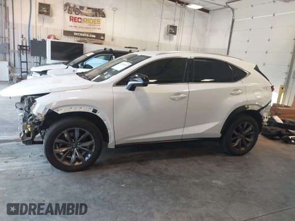 ✅ 2020 Lexus NX 300 F Sport • VIN: JTJJARBZXL5020472 • Lot: 42516025. Wystawiony na IAAI z przebiegiem 85 382 mil. Bezpłatny archiwum sprzedaży aukcyjnych z USA i szczegółowy raport historii pojazdu na DreamBid. Zdjęcie 15.