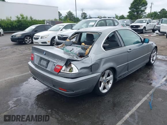 ✅ 2004 BMW 3 Series 325Ci • VIN: WBABD33474PL00612 • Lot: 42365792. Listed on IAAI with 196,878 mi. Free auction sales archive from the USA and detailed vehicle history report at DreamBid. Image 4.