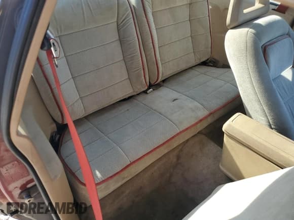 ✅ 1985 Ford Mustang GT • VIN: 1FABP28M8FF242361 • Лот: 86287155. Опубликован ранее на Copart с пробегом 71 904 миль. Бесплатный доступ к архиву аукционных продаж из США и подробный отчёт об истории автомобиля на DreamBid. Изображение 10.